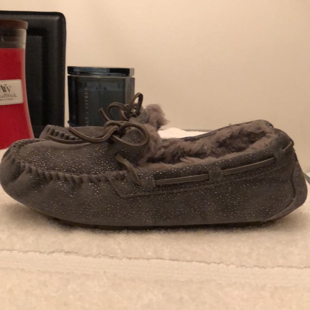 UGG WINTER SANDAL WOMENS SIZE 6